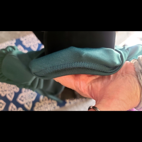 Cute Zara puff sleeved Emerald top - Picture 5 of 5